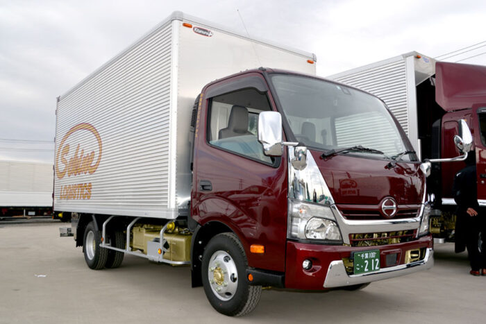 日本最大級の品揃え 荷台 平ボディ 内寸 長さ515cm 幅 220cm 高さ 20cm 4トン車 引き取り希望